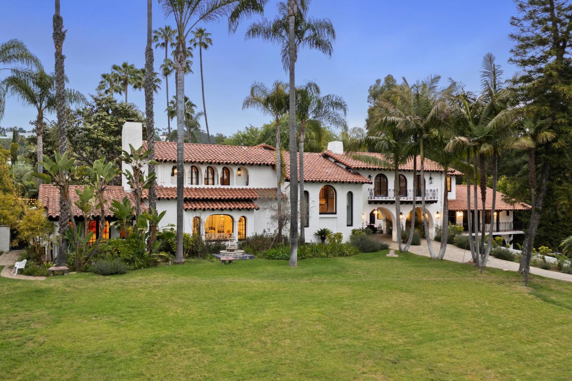 Contemporary Spanish Estate In Beverly Hills - Los Angeles — Photos 1